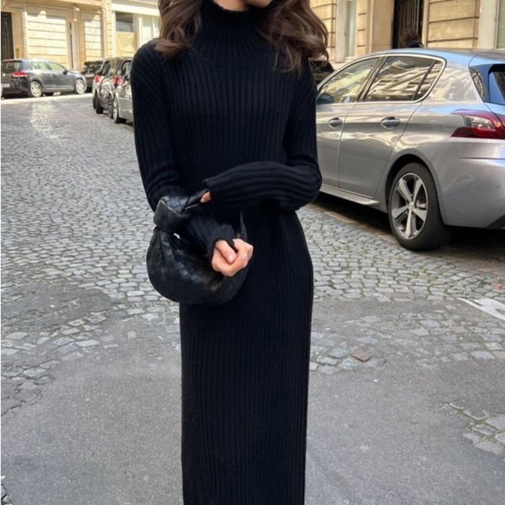 Elegant Black Ribbed Dress